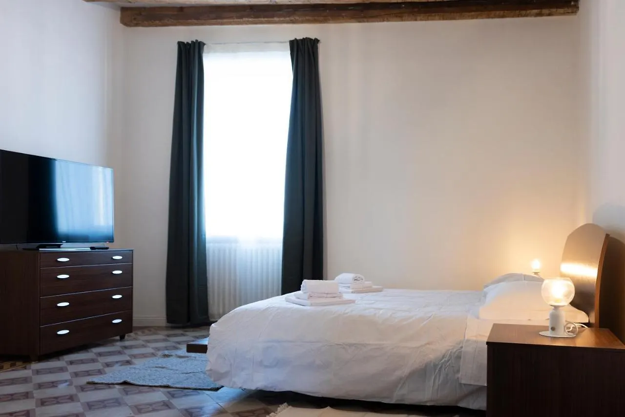 Apartment Traditional Italian House - Bergamo Italy