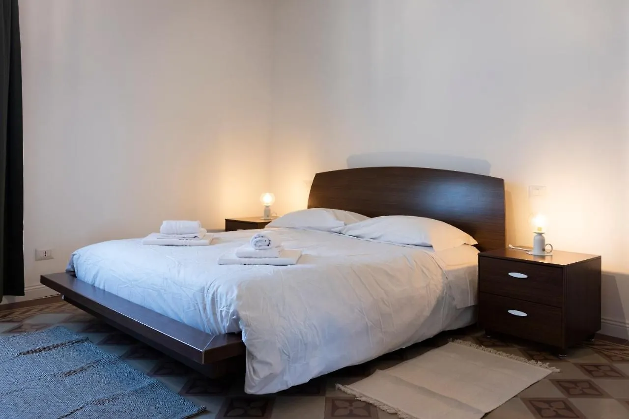 Traditional Italian House - Bergamo Apartment